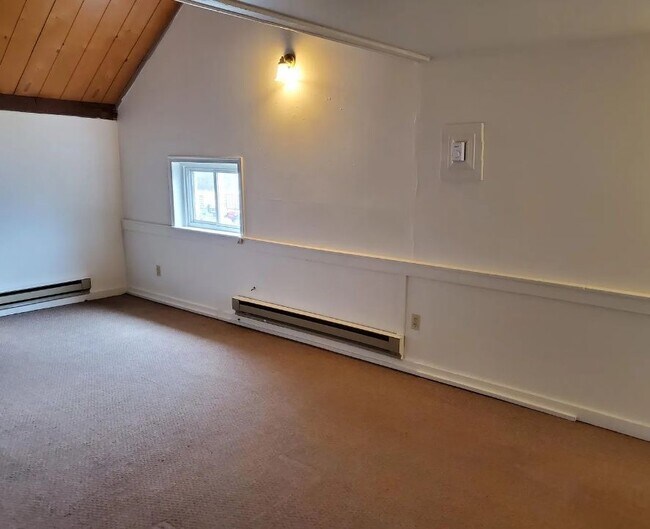 Building Photo - 20 Sawmill Rd