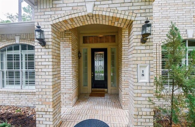 Building Photo - 18 E Knightsbridge Dr