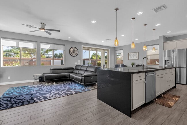 Downstairs open concept - 1819 S Follett Way