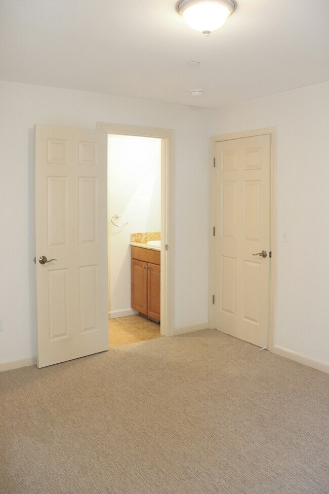 Building Photo - 55 Marinero Cir