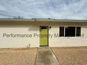 Building Photo - 3401 Squire Ln