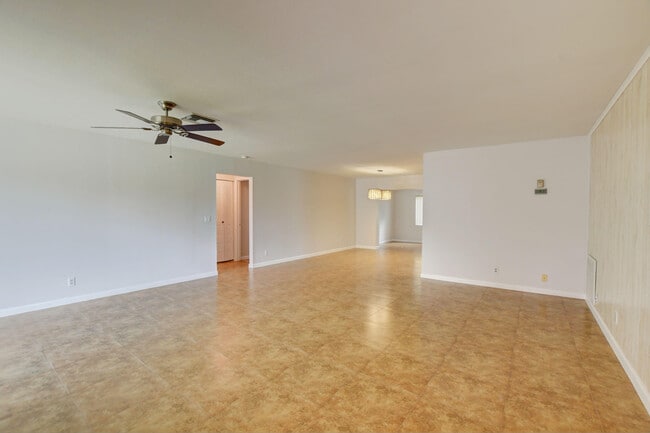 Foto del edificio - 6347 Country Wood Way