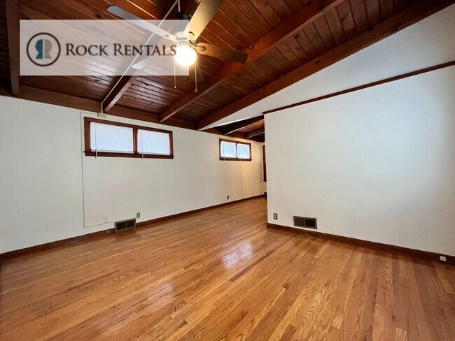 Foto del edificio - 2 Bed 1.5 Bath with Bonus Room