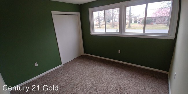 Foto del edificio - 3 br, 1 bath House - 4725 Killian Ave