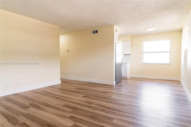 Building Photo - 7901 NW 44th Ct