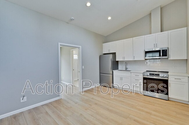 Building Photo - 368 Camille Ct