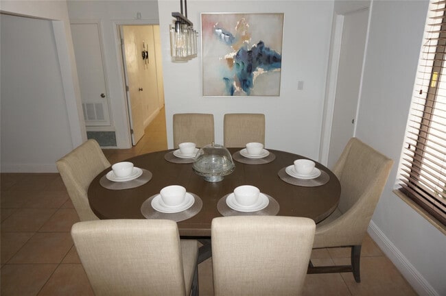 Building Photo - 9220 SW 56th St