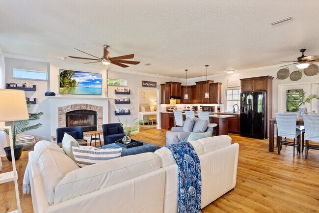 Foto del edificio - 4 Susan Pl