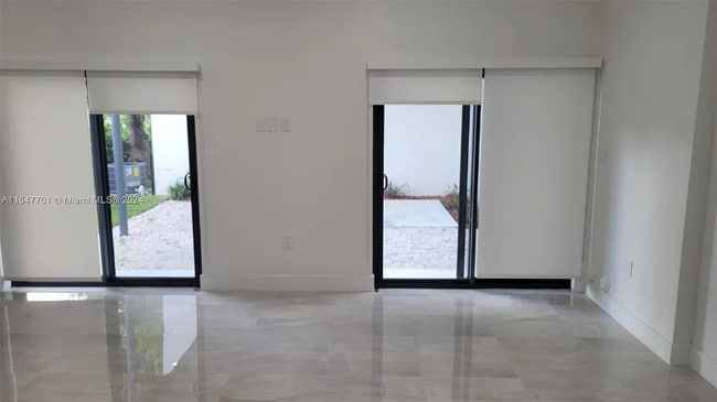 Foto del edificio - 135 SW 114th Ave