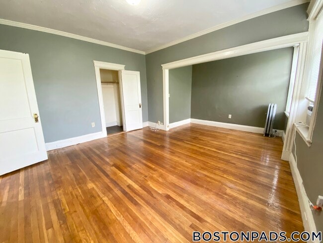 Building Photo - 195 Park Dr