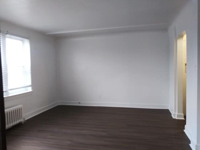 Building Photo - 808 N Main St