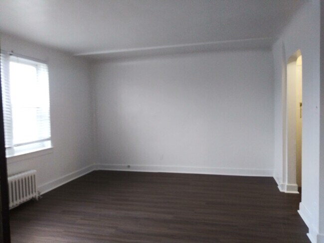 Foto del edificio - 808 N Main St