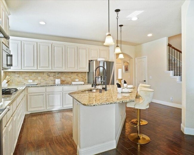 Foto del edificio - 4308 Cherry Ln