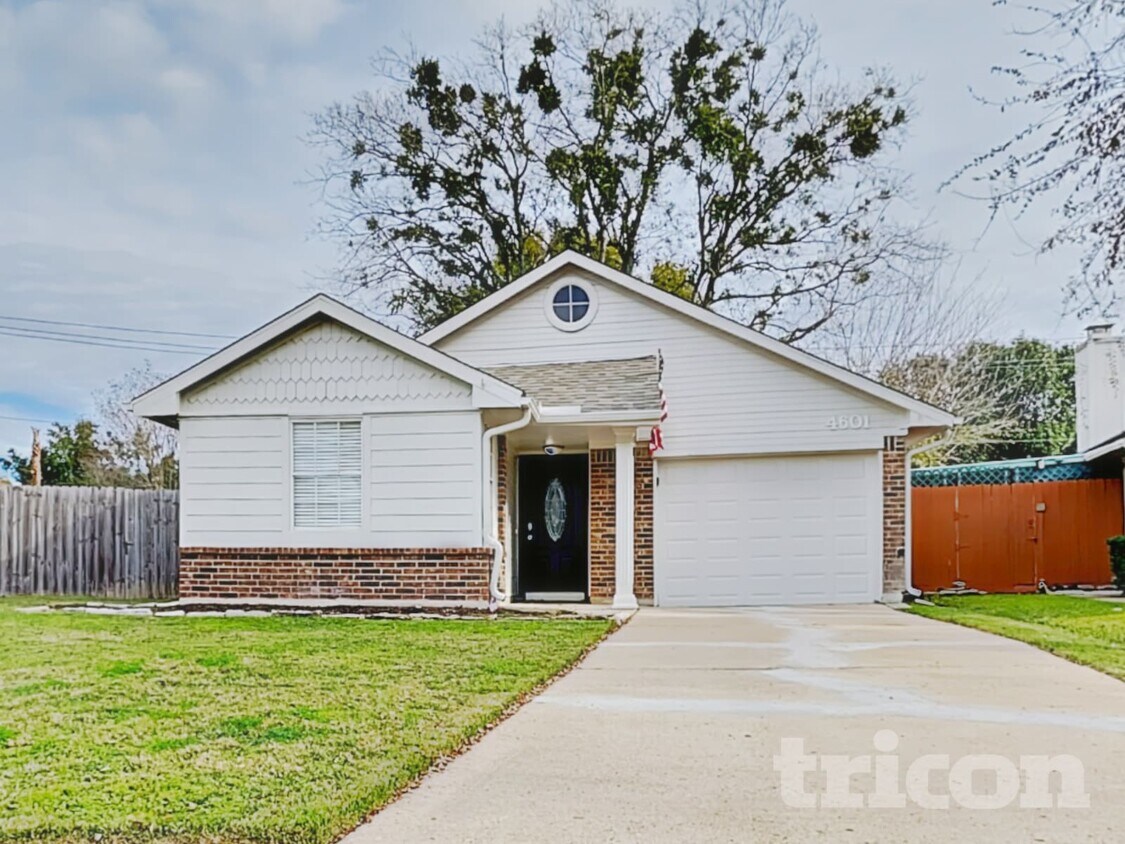 Foto principal - 4601 Greenwood Dr