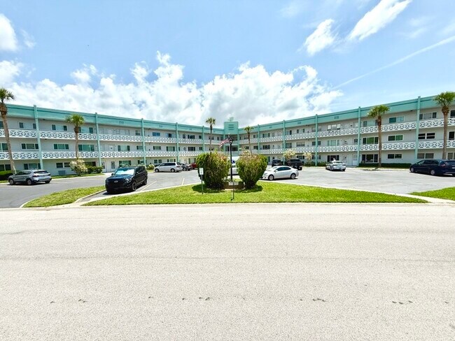 Foto del edificio - 2455 Finlandia Ln