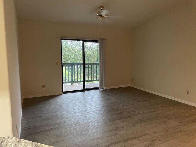 Foto del edificio - Spacious 3-Bed, 2-Bath Condo Oasis in Beau...