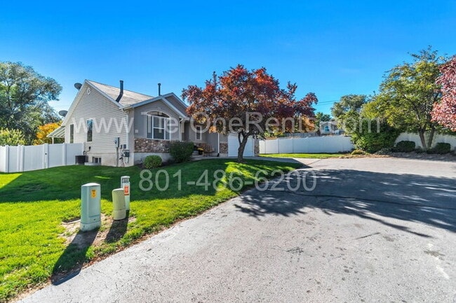 Building Photo - This property offers a NO DEPOSIT option available wit Obligo!