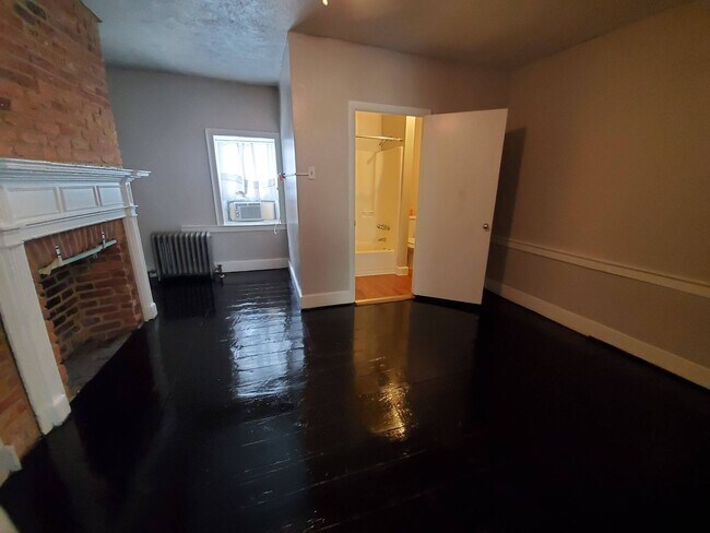 Foto del edificio - 102 N Bedford St