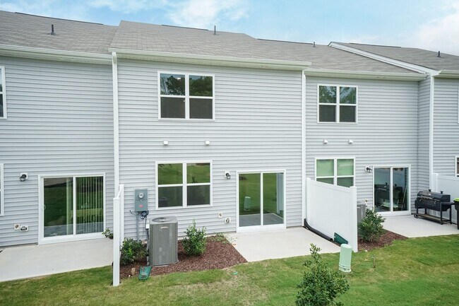 Building Photo - New Construction Three Bedroom Home!
