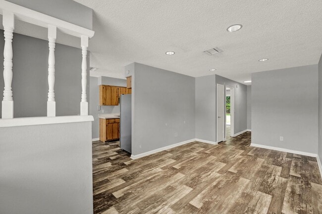 Building Photo - ***Cute 1 Bedroom Apartment In Orange City