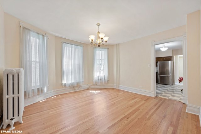 Primary Photo - 1813 W Greenleaf Ave