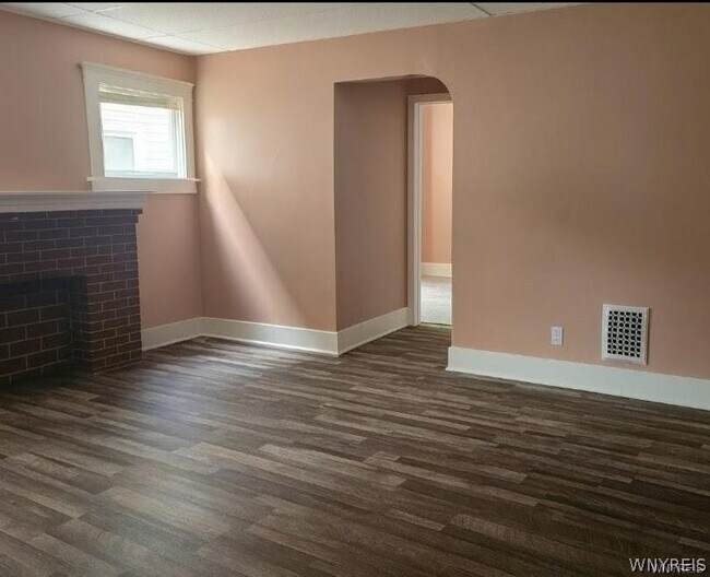 Foto del edificio - 196 Englewood Ave