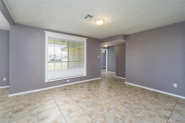 Foto del edificio - 4604 S Tower Rd