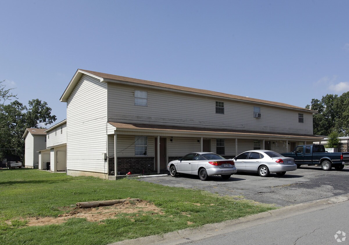 1099 W Elm St, Cabot, AR 72023 Apartments in Cabot, AR