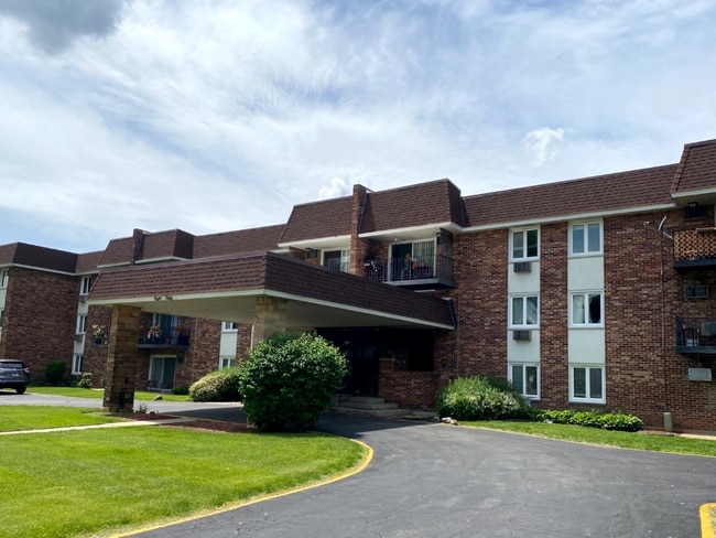 Building Photo - 850 S Lorraine Rd