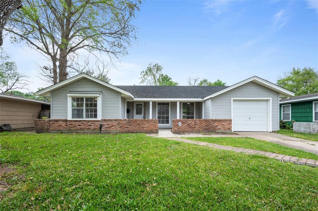 Foto principal - 6717 Sharpcrest St