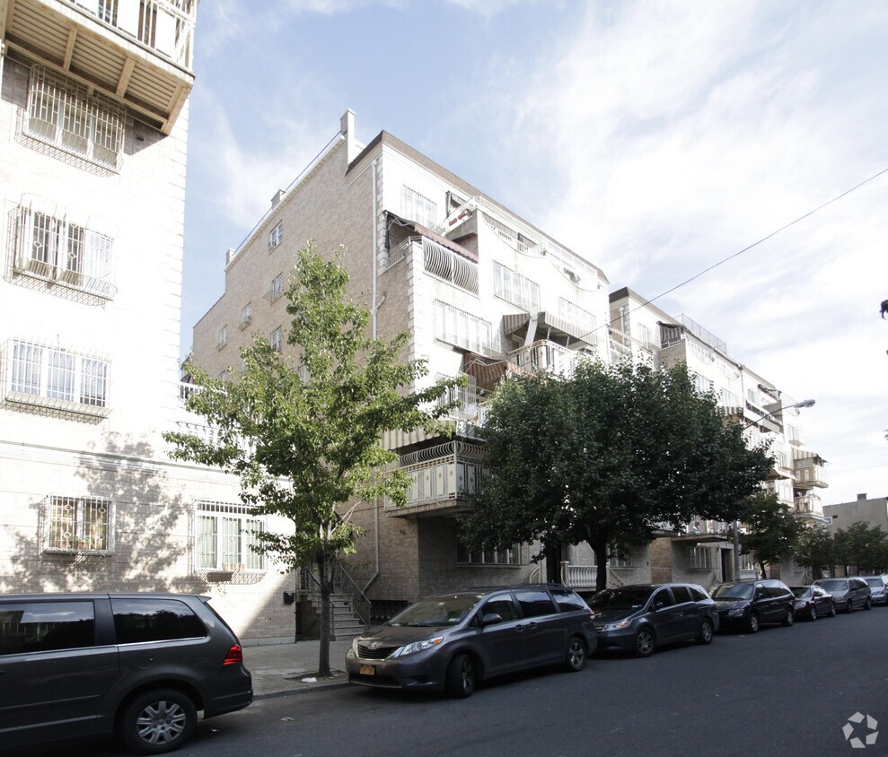 Primary Photo - 29 Heyward St