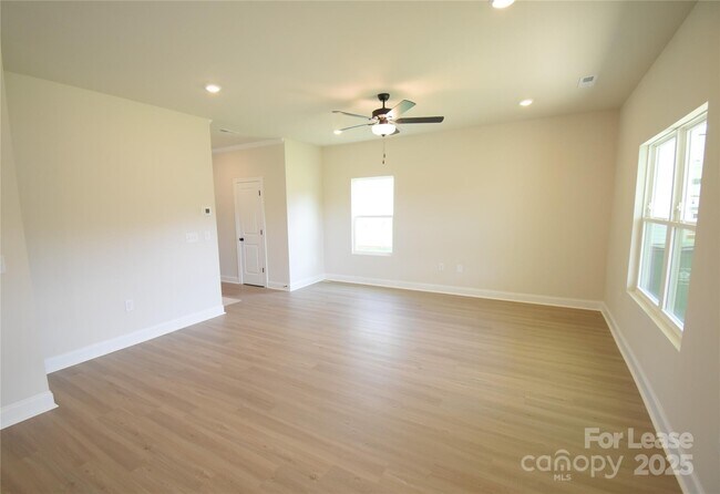 Foto del edificio - 3519 Narrow Ln