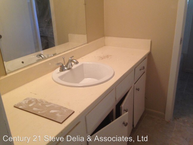 Building Photo - 818 Chinquapin Dr