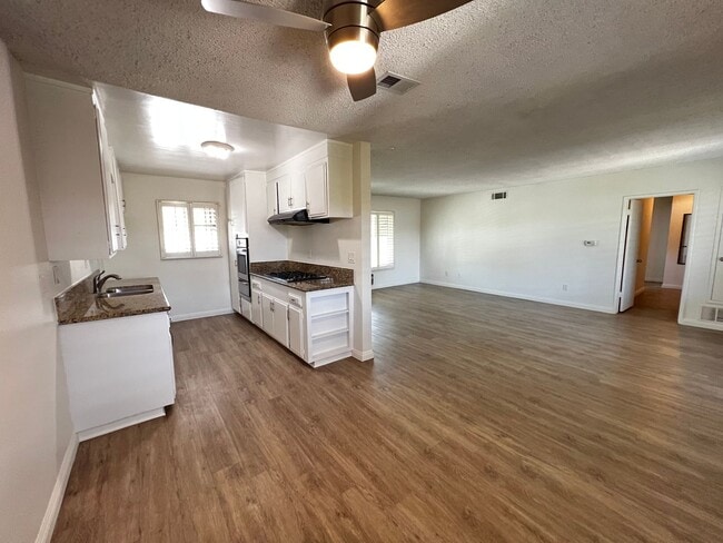 Building Photo - 12411 Breezewood Dr