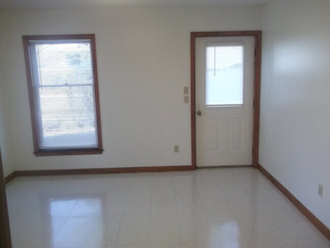 Foto del edificio - 325 Chrisman Mill Road