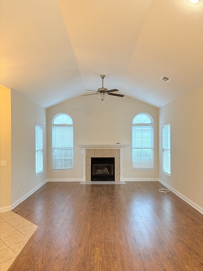 Building Photo - 2500 Crossings Blvd