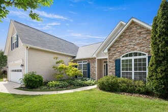Building Photo - 83 Meadow Pathway Dr