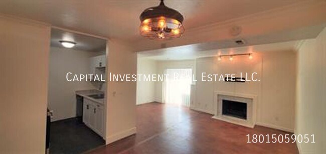 Building Photo - 425 E Creekside Cir