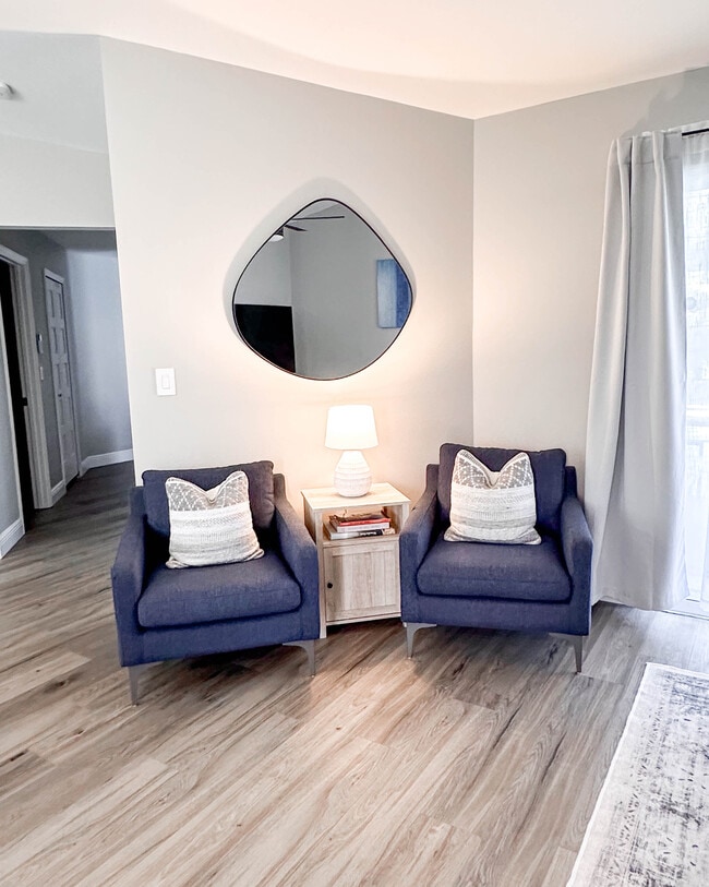 Foto del edificio - 160 E Forest Park Dr