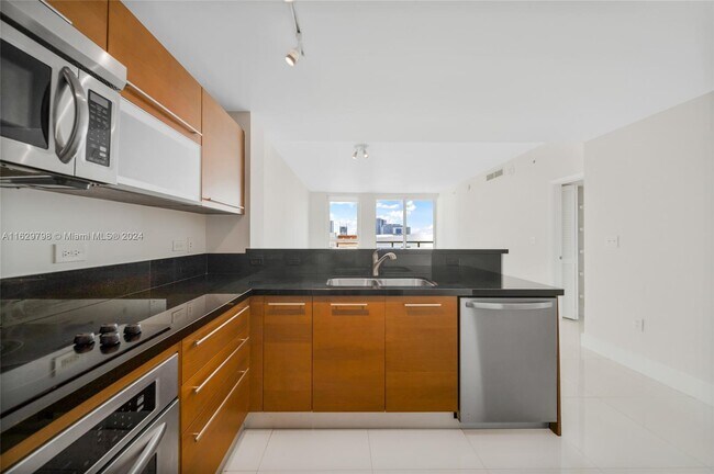 Foto del edificio - 244 Biscayne Blvd