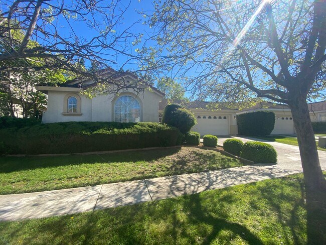 Foto del edificio - Bright and Open Home with Great Floorplan