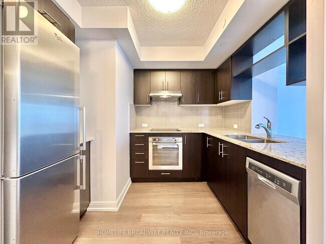 Building Photo - 255 Village Green Square