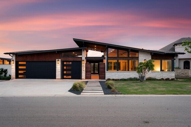 Building Photo - 607 Crosswater Ln