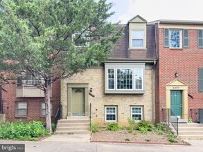 Building Photo - 4685 Forestdale Dr