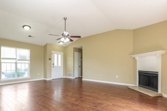 Building Photo - 7525 Woodshire Dr