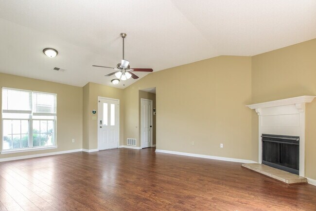 Foto del edificio - 7525 Woodshire Dr