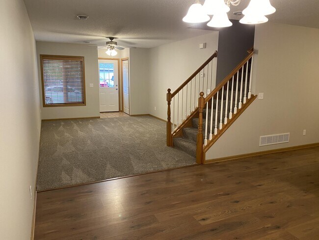 Building Photo - 410 Cedar Pl