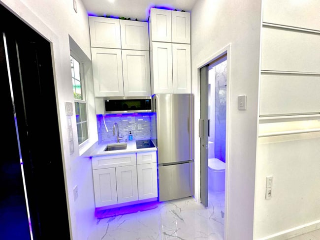 Foto del edificio - 196 Danforth Ave