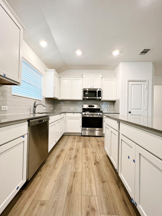 Building Photo - 1729 Catahoula Dr