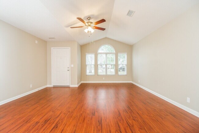 Building Photo - 1443 Rochester Dr